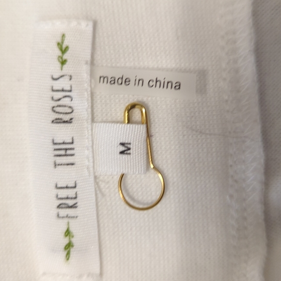 Long sleeve top with grommets lacing - Picture 3 of 5